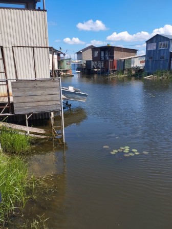 Продам місце на 1 причалі, з гаражем та човном. - фото 1