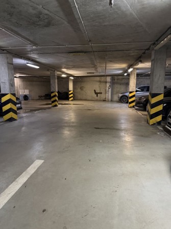 Продаж!Паркомісце(сімейне на 2-авто) в підземному паркункуЖК Пори Року - фото 1