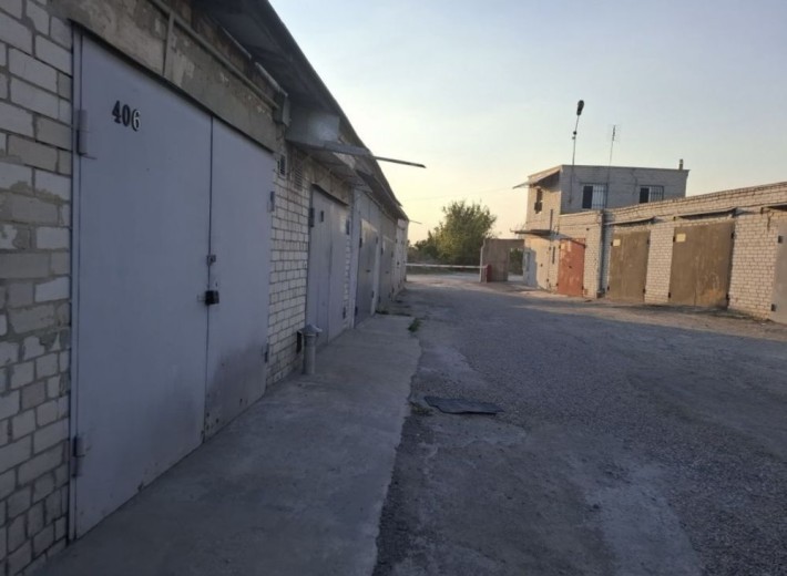 Капітальний гараж в центрі міста - фото 1