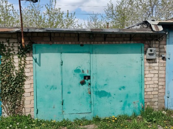 Продам гараж 38 м² с утеплённой комнатой и двором Харків