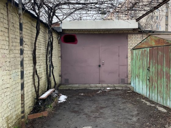 Продам великий гараж Печерськ Киев