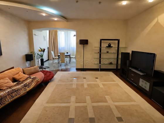 Двухуровневая квартира в престижном районе города, на проспекте Шевченко. Одесса