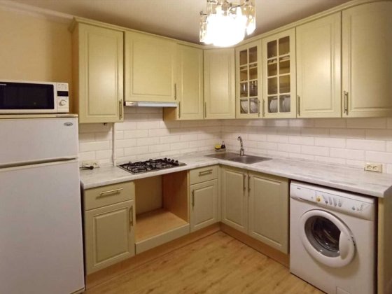 Продаж 2 кім квартири п-кт Академіка Глушкова,26 метро Теремки