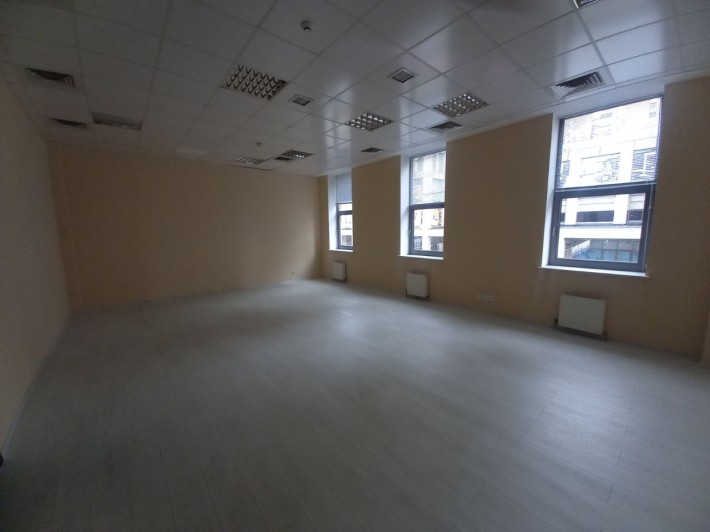 Офіс з гарним ремонтом, 4 поверх Самий центр міста (вул Шевченка) - фото 1