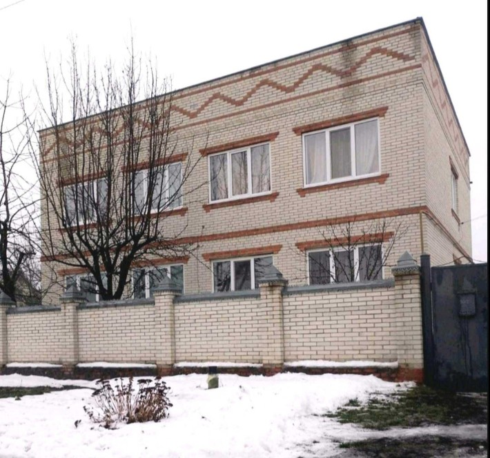 Продам 2 поверховий будинок в м. Охтирка - фото 1