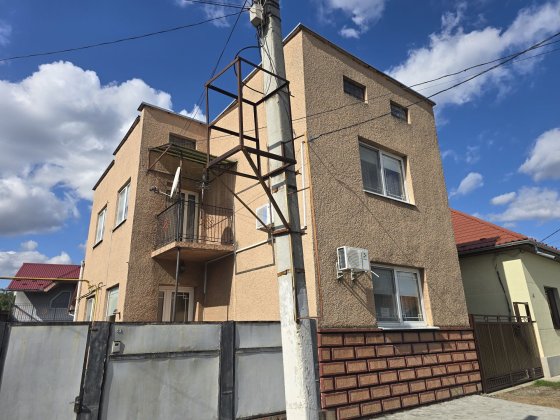 Продається будинок в центрі міста Берегова Берегово