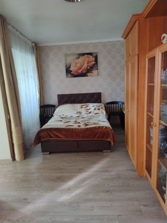 Продам часть дома с отдельным двором - фото 1