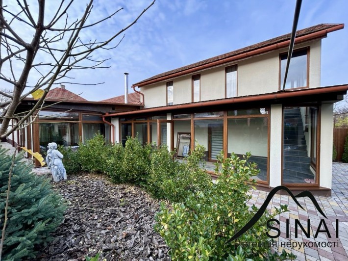 Терміново! Продам будинок 230 м кв  в місті Берегово Закарпатська обл - фото 1