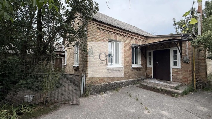 Продаж ділянки з двома будинками - фото 1