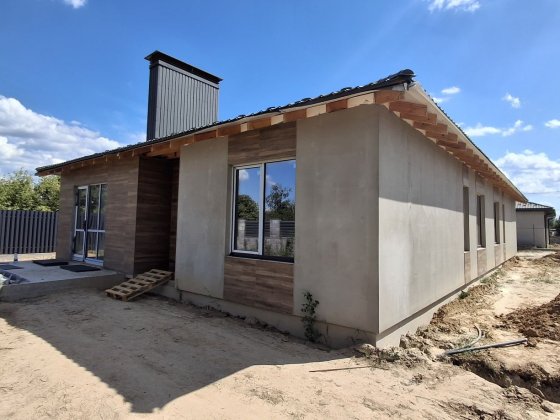 Одноповерховий дуплекс в КМ Гостомеля з центральними комунікаціям! Гостомель