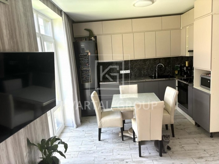 Таун 4 кімнати з сучасним ремонтом! 91000$ - фото 1