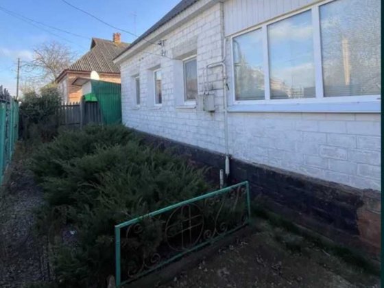 Продам дом в Змиеве .Газовое отопление .Участок 6 сот.Отличная цена TB Зміїв