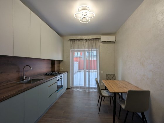 Продається одноповерховий таунхаус з ремонтом в Гостомелі Гостомель