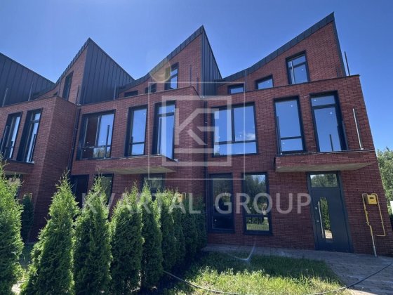 Великий таунхаус в Гостомелі біля лісу. СЕРТИФІКАТ Гостомель