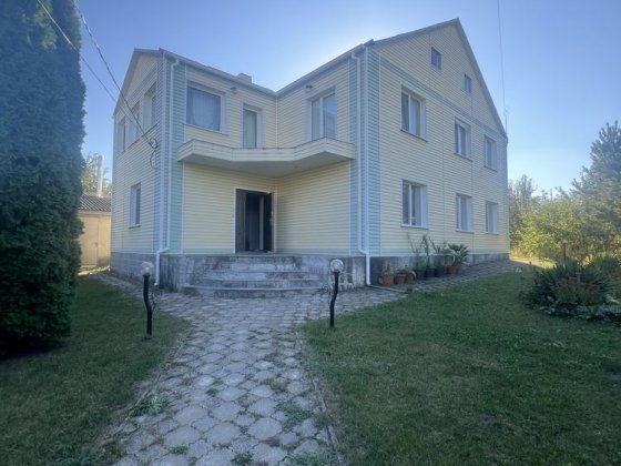 Продам чудовий будинок. Кам'янець-Подільський