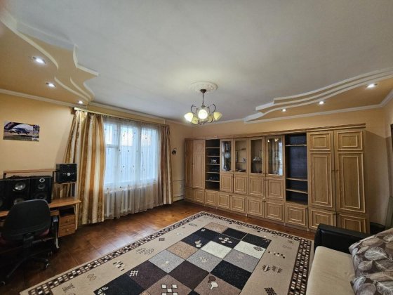 Будинок в центрі м.Коломиї на зем.ділянці 8сотих Коломыя