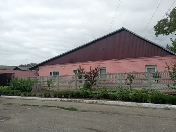 Продам 1/2 дома возле стадиона Лозовая