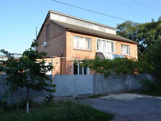 Продаётся дом 194 кв.м на посёлке Південном Лубни