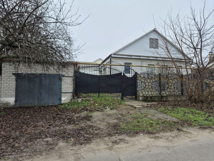 Будинок з жилою времянкою - фото 1