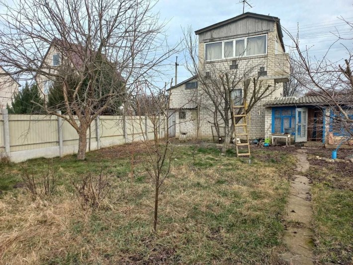 Продам капітальну двоповерхову дачу - фото 1