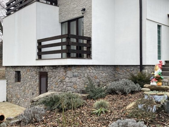 Котедж в чудовому , мальовничому  місці. Умань