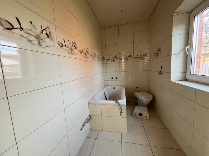 Будинок є усі комунікації з великою ділянкою готовий до ремонту! 41654 - фото 1