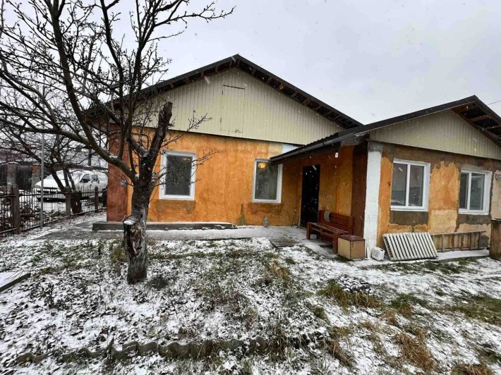 Продається пів будинку у мікрорайоні Дубово, вул. Марії Примаченко - фото 1