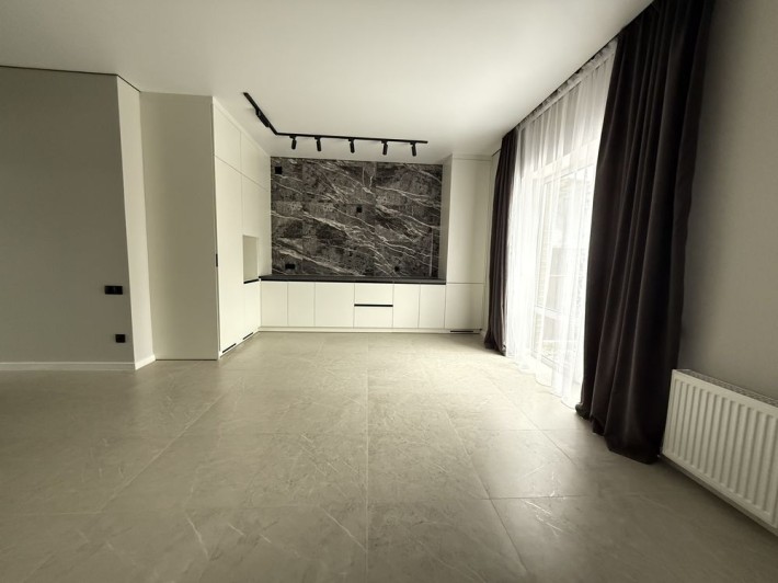 Таунхаус з ремонтом готовий до заселенню - фото 1