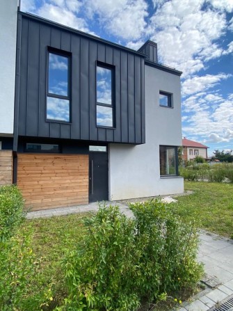 Продаж кутового танухауса, Озерна! - фото 1