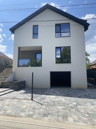 Будинок центр, асфальт, центр. Комунікаціі ,6 сот. 190 кв.м - фото 1