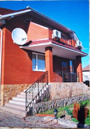 Продам домоволодіння в Підгородному на елітній вулиці - фото 1