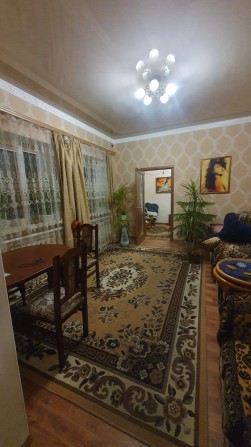 Продам уютный дом в центре с ремонтом - фото 1