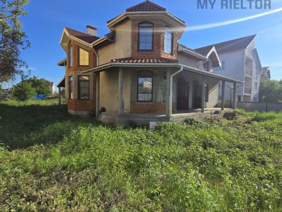 Продаж просторого будинку в Минаї! Минай