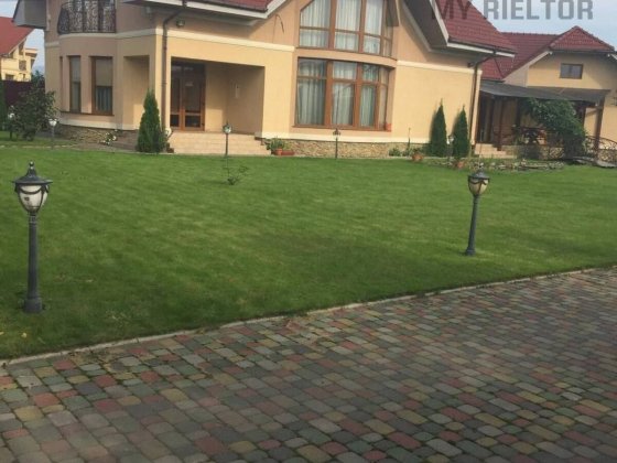 Продаж просторого будинку з басейном! Сторожница