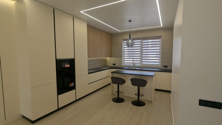 Продаж сучасного котеджу в ближній Сторожниці по вул. Малинова - фото 1