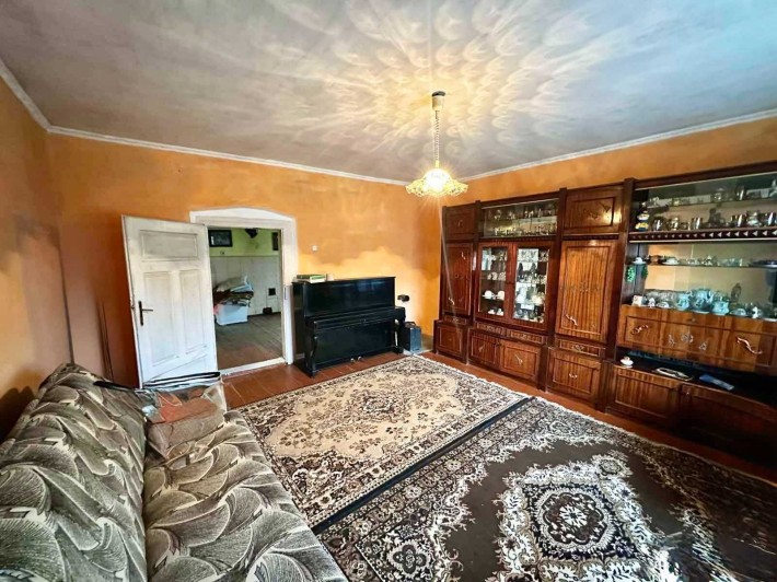 Будинок у мальовничому селі поруч Поляни - фото 1