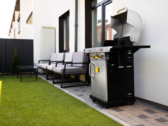 Таунхаус з ПРИВАТНИМ Двором! Угорники