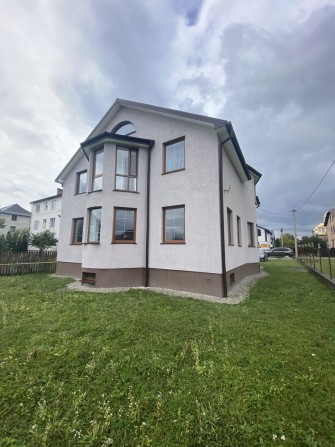 Будинок з ремонтом. Крихівці - фото 1