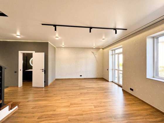 Таунахус із Стильним ремонтом! Забудовник Крихівці