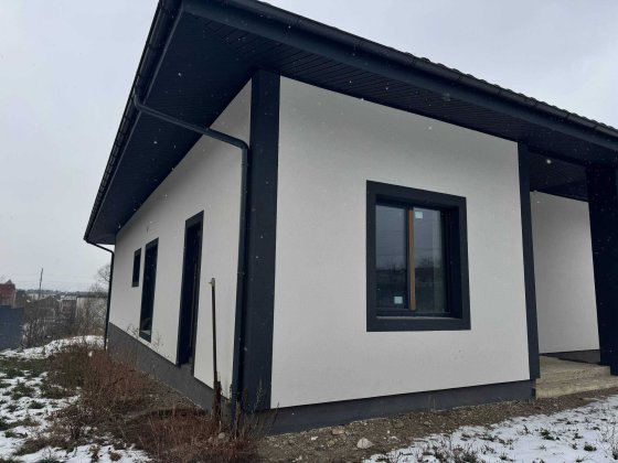 Особняк з ПРОСТОРОЮ ДІЛЯНКОЮ - 14 сотих! Крихівці