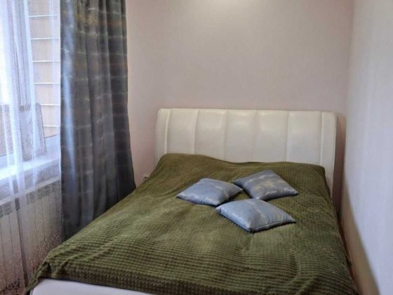 Продається будинок із землею 9сот. в с.Крихівці біля міського озера Крихівці