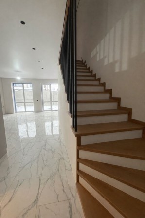 Таунхаус з ремонтом в Ворзелі! Газ! Велика парковка! - фото 1