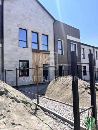 Продаж / Таунхаус / Виноградна, Святопетрівське - фото 1