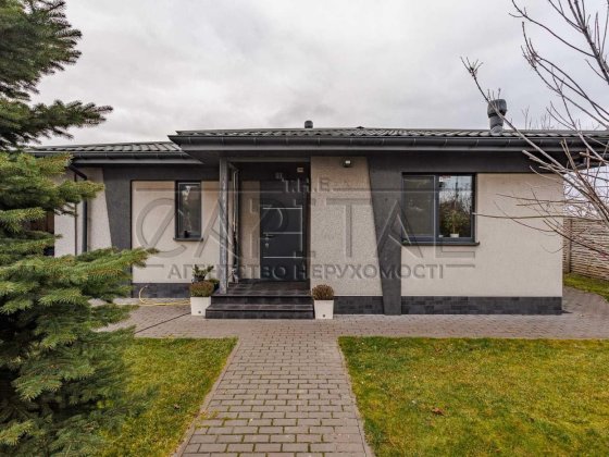 Продаж будинку із 75м², з гаражем 40м² та підвальним приміщенням Білогородка