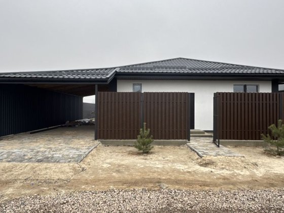 Продаж  будинку 82 м2 + 57м2 навісом під авто Білогородка