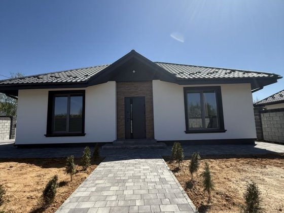 Будинок в котеджному містечку. Ближнє передмістя Києва - місто Ворзель Ворзель