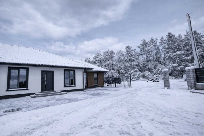 Будинок 80 м² | свої комунікації, ГАЗ | закрита територія - фото 1