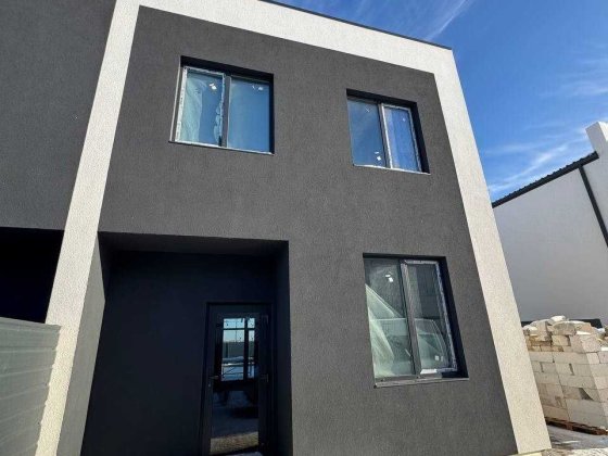 Дуплекс 120м2/3 сотки (між Святопетрівським та Білогородкою)