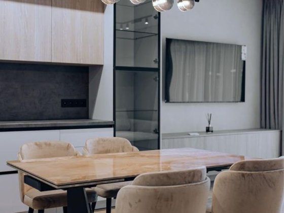 Сучасний будинок з новим ремонтом біля лісу Ворзель