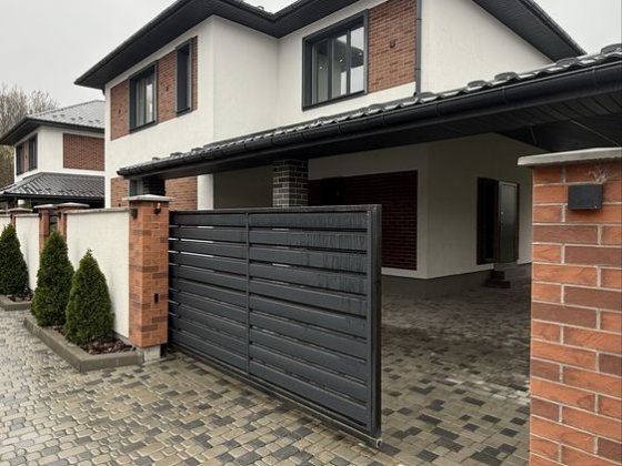 Будинок 190 м², ділянка 5,5 соток | Закрите містечко, ліс, озеро Ходосовка